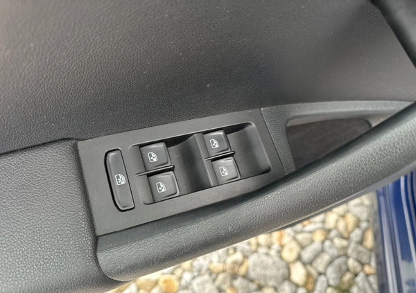 Skoda Octavia cena 29999 przebieg: 339000, rok produkcji 2017 z Kock małe 466